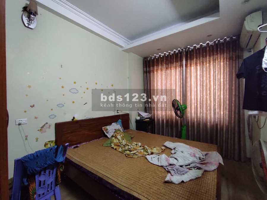 Bán nhà 4 tầng Gia Quất ngõ thông ô tô tránh, kinh doanh đỉnh, sổ đỏ vuông vắn