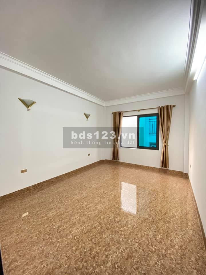 Bán nhà đẹp phố Hồng Tiến, ô tô 7 chỗ vào nhà, view thoáng trước sau, 5 tầng đúc kiên cố