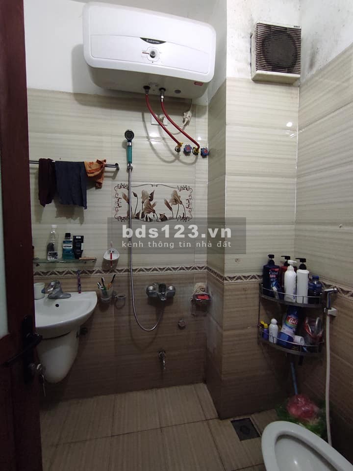 Bán nhà 4 tầng Gia Quất ngõ thông ô tô tránh, kinh doanh đỉnh, sổ đỏ vuông vắn