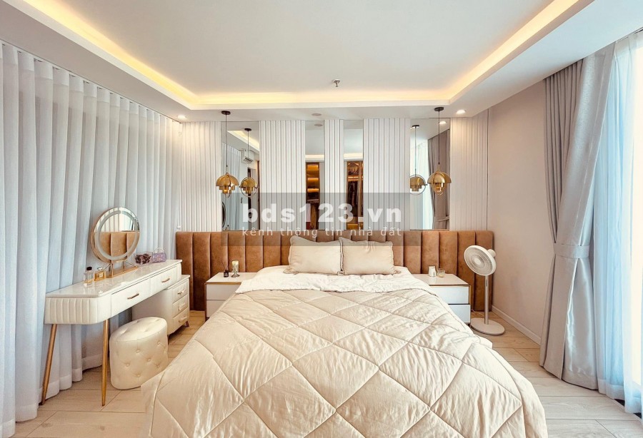 Bán Building 8 tầng diện tích sử dụng 90m2 giá bán 15.5 tỷ mặt phố quận Cầu Giấy