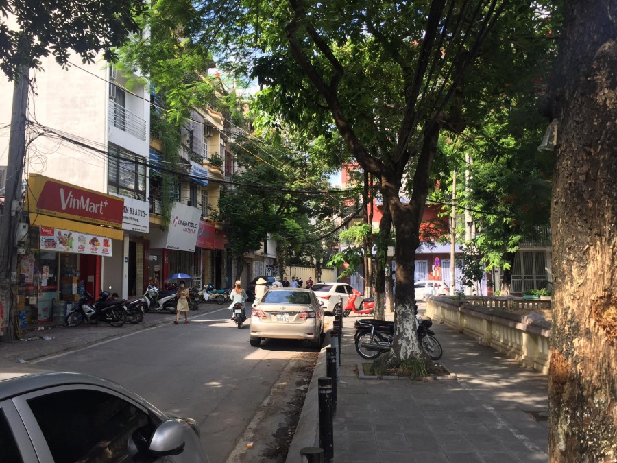 Mảnh đất vàng Cầu Giấy view hồ Quân Ủy dt 70m2 mt 4.6m, giá bán 15 tỷ, liên hệ chính chủ