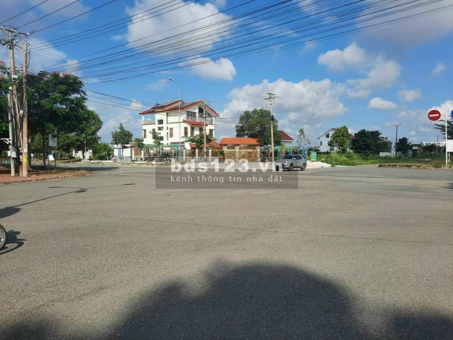 Bán lô đất mặt tiền 53m trục chính dự án HUD tại xã Long Thọ huyện Nhơn Trạch tỉnh Đồng Nai
