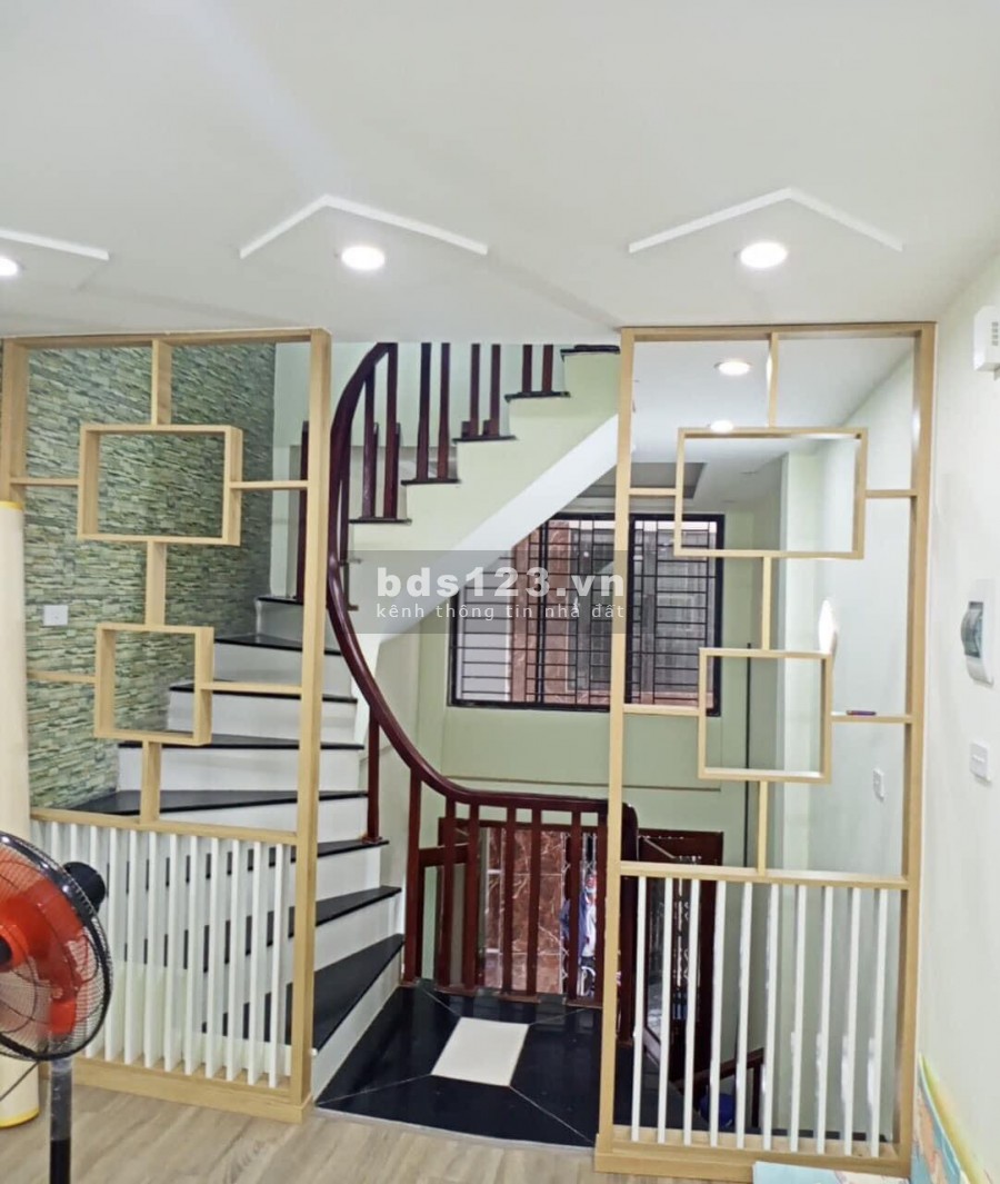 Bán nhà diện tích 35m2, 5 tầng đường Khâm Thiên, Quận Đống Đa giá bán 3.1 tỷ