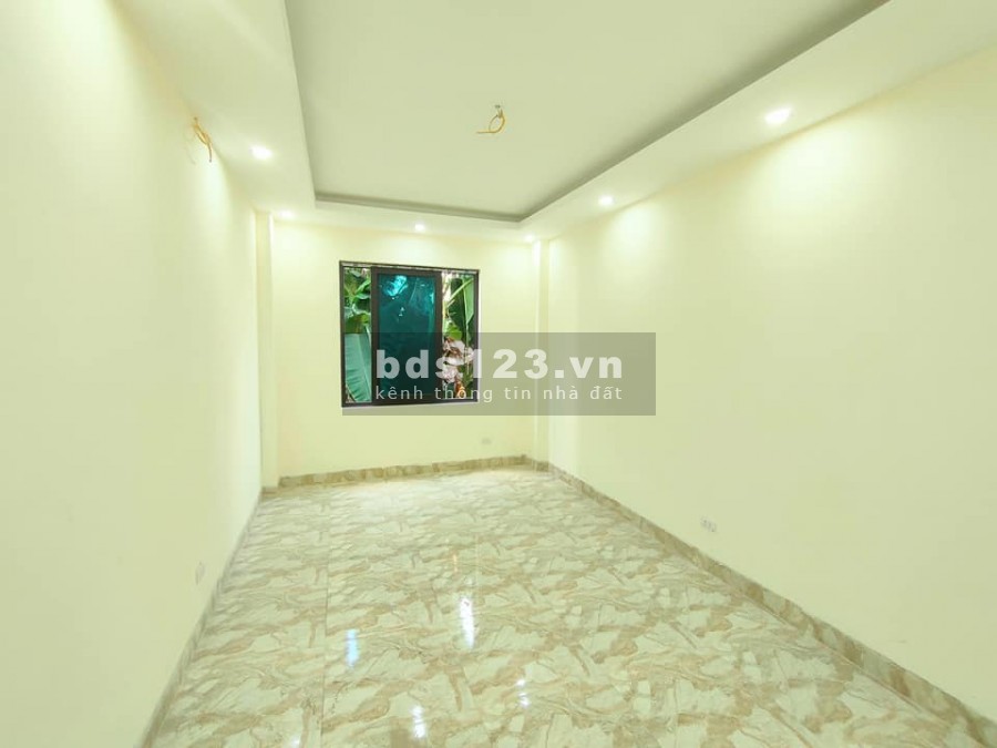 Bán Nhà Tân Mai 30m ô tô dt 39m2, 3 Tầng, mt 3m sổ đỏ chính chủ nở hậu giá nhỉnh 3 tỷ