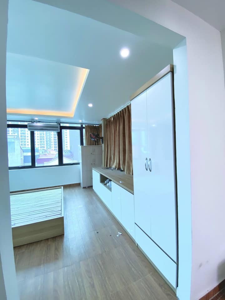 Diện tích 45m2 5 tầng Lạc Long Quân giá bán 3.8 tỷ ngõ thông xách va ly về ở LH 0983753389