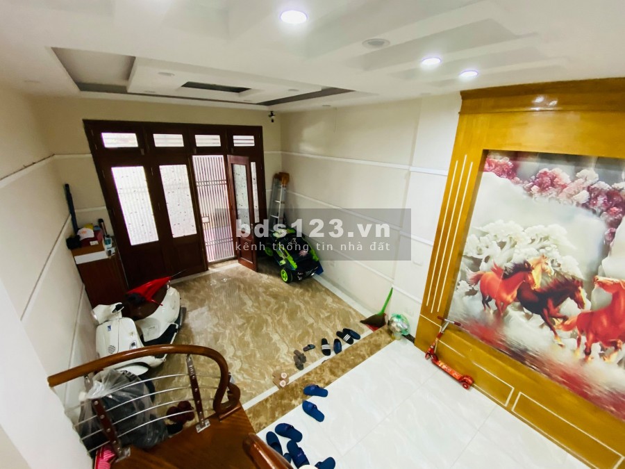 Bán nhà Lô Góc ngõ 43 Trung Kính nguyên căn 5 tầng, dt 50m2 giá nhỉnh 5 tỷ, lhcc