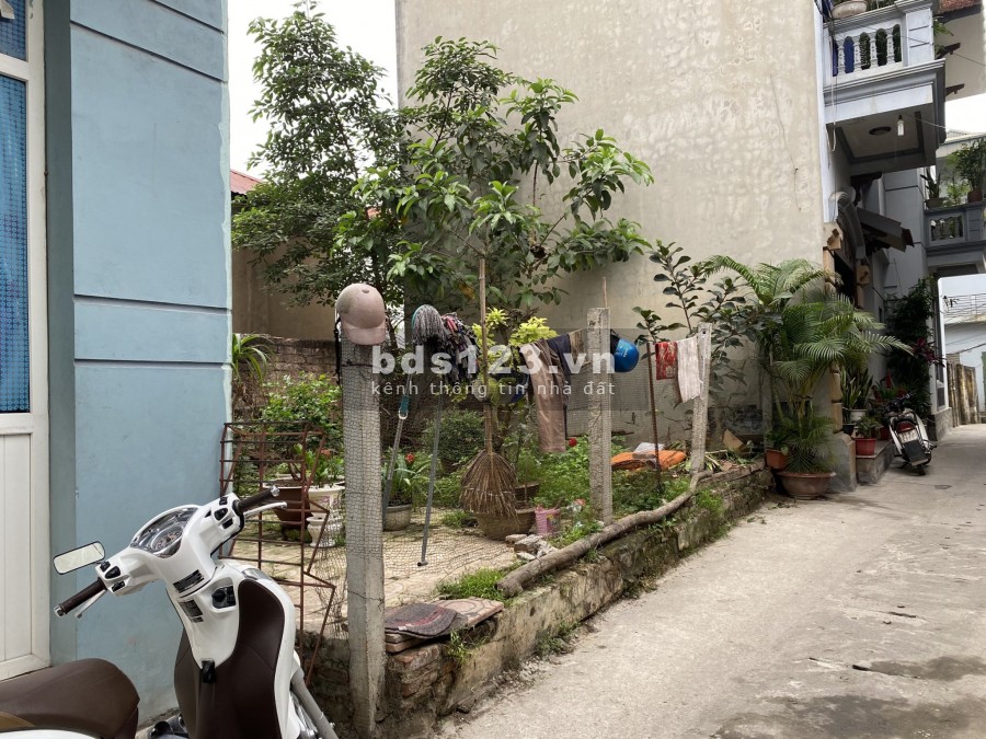 Bán đất chưa đến 1 tỷ, có ngay lô đất gần bến xe Sơn Tây, khu dân cư, lh 0965528169