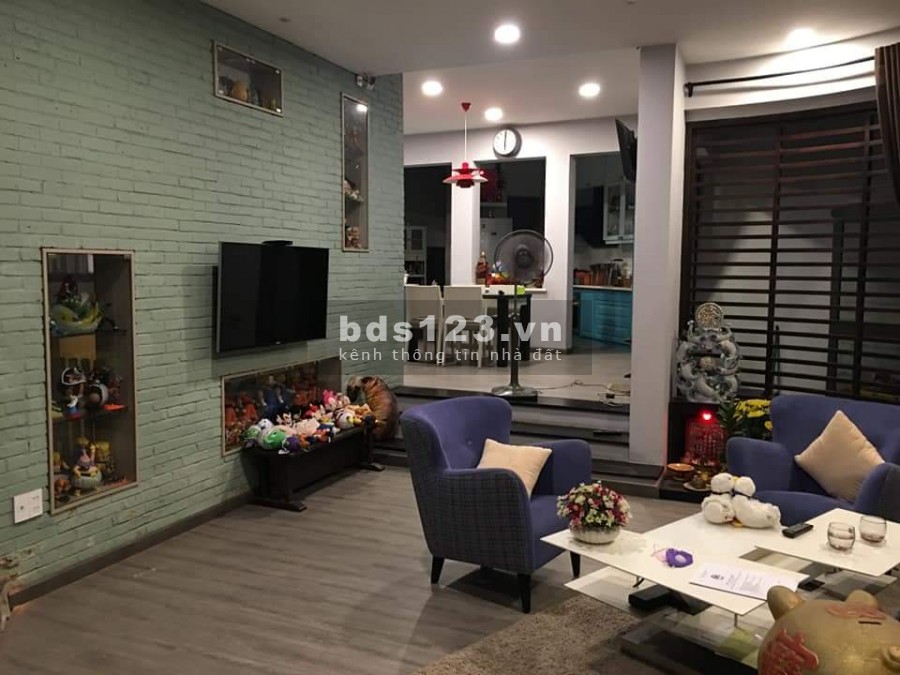 Biệt thự siêu đẹp chính chủ bán nhanh đường Chử Đồng Tử, dt 193m2, 5 tầng, giá 24.2 tỷ