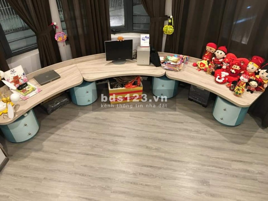 Biệt thự siêu đẹp chính chủ bán nhanh đường Chử Đồng Tử, dt 193m2, 5 tầng, giá 24.2 tỷ