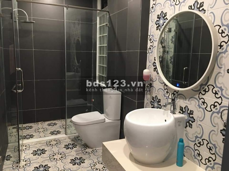 Biệt thự siêu đẹp chính chủ bán nhanh đường Chử Đồng Tử, dt 193m2, 5 tầng, giá 24.2 tỷ