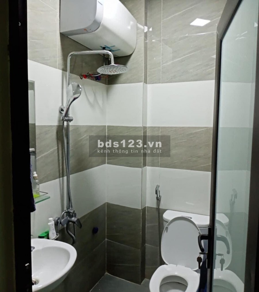 Bán nhà diện tích 35m2, 5 tầng đường Khâm Thiên, Quận Đống Đa giá bán 3.1 tỷ