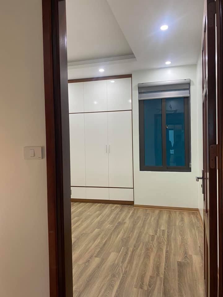 Bán nhà ngõ 603 Lạc Long Quân, Tây Hồ ngõ thông ô tô dt 42m2, 5 tầng, giá bán 6.1 tỷ