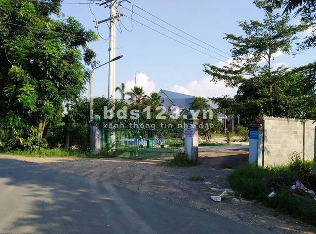 31,340m2 với 3 Mặt tiền gần 550m mặt đường xung quanh, Có tách bán lẻ theo yêu cầu.