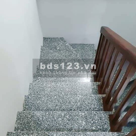 Bán nhà Võ Chí Công, dt 83m2, 5 tầng, mt 7,5m, nhà mới, hiện đại, 3 mặt thoáng, giá 10.8 tỷ
