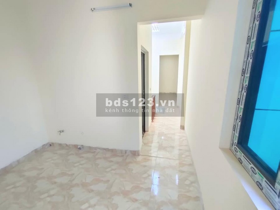 Bán Nhà Tân Mai 30m ô tô dt 39m2, 3 Tầng, mt 3m sổ đỏ chính chủ nở hậu giá nhỉnh 3 tỷ