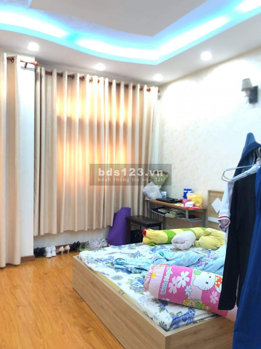 Bán nhà nguyên căn Nguyễn Hữu Tiến 4 tầng, bê tông cốt thép dt 4x14m giá bán 6 tỷ
