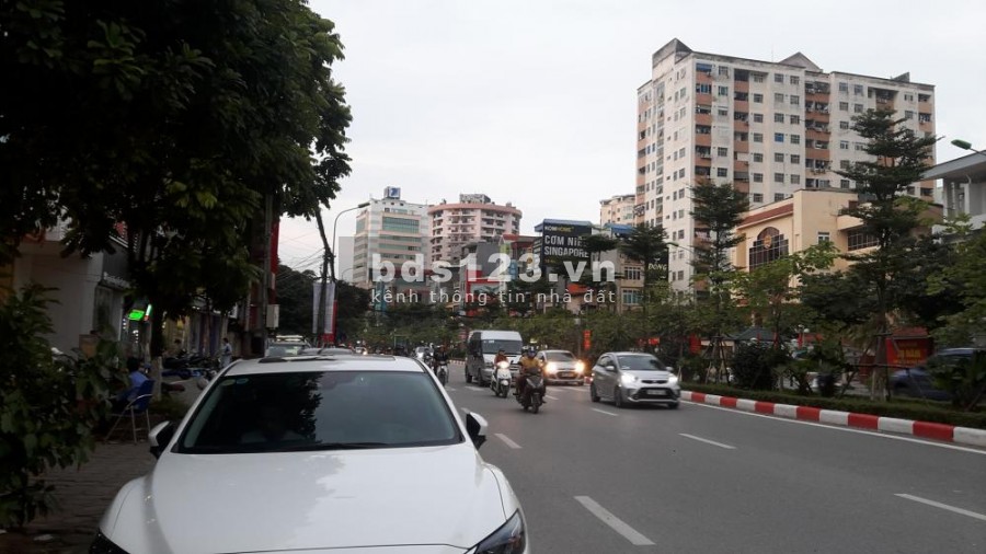 Bán nhà mặt phố trần Thái Tông diện tích sử dụng 40m2 giá bán 19 tỷ, đúc kiên cố