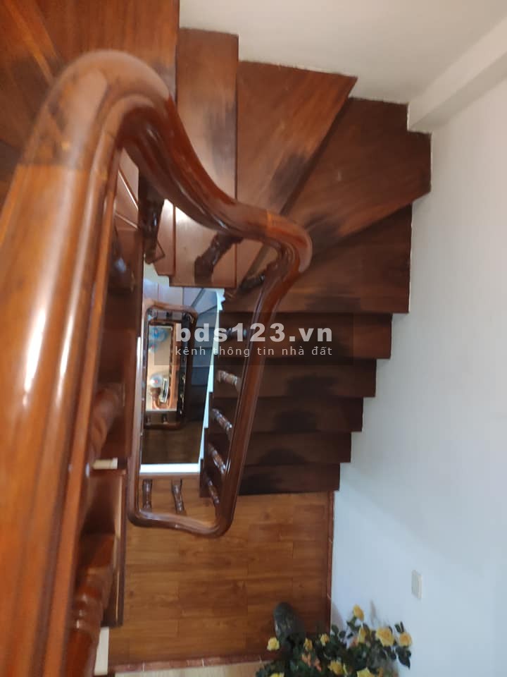 Bán nhà mặt phố trần Thái Tông diện tích sử dụng 40m2 giá bán 19 tỷ, đúc kiên cố