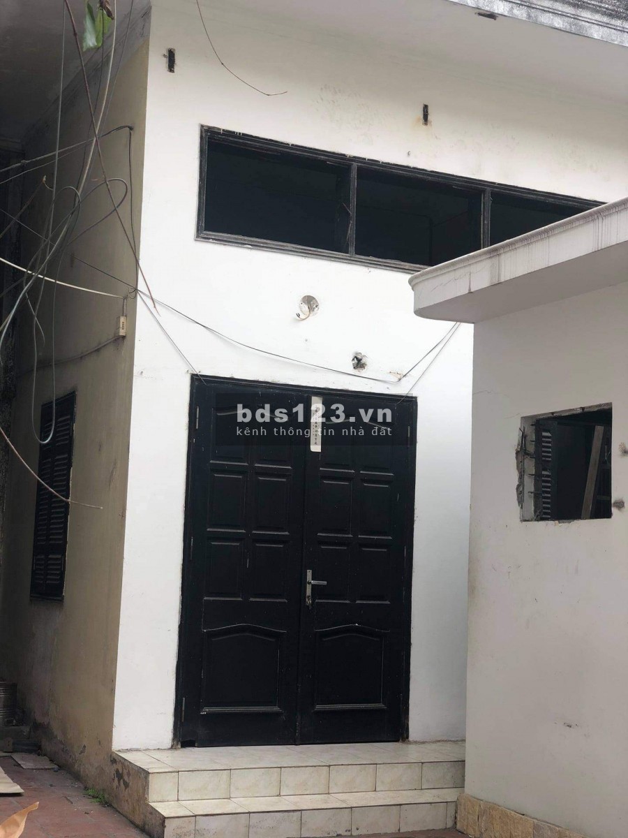 Bán nhà Lạc Long Quân, diện tích 103m2, vị trí gần Hồ Tây, giá hơn 60 triệu/m2