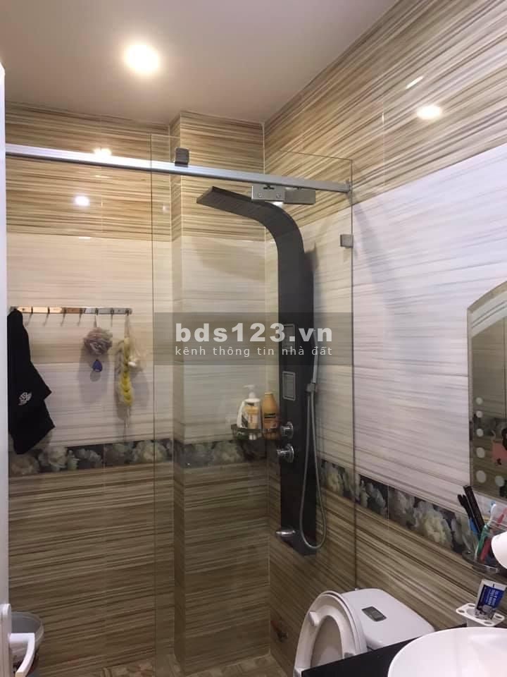 Nhà đẹp rẻ tặng nội thất 1 tỷ dt 70m2, 5 tầng Phạm Văn Bạch, giá 6.7 tỷ, lh 0886880910