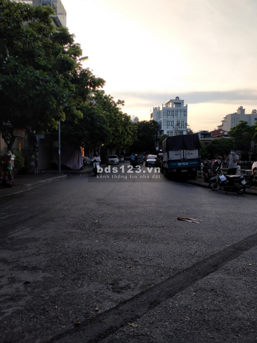 Bán nhà ngõ 42 Sài Đồng liên hệ chính chủ 0987136064, giá thoả thuận
