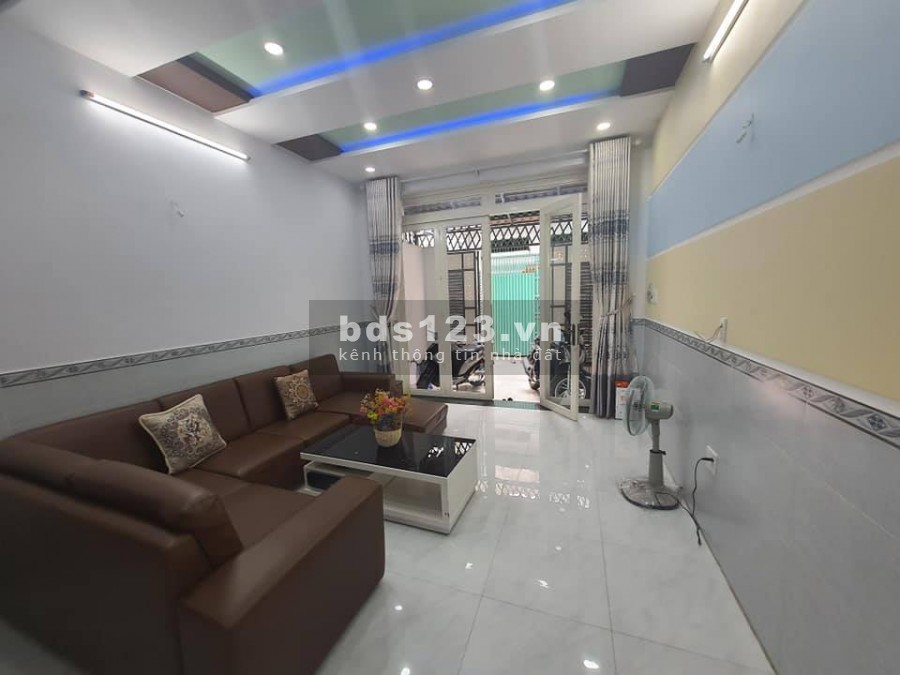 Bán nhà Lê Văn Quới diện tích 50m2 1trệt 3 lầu hẻm xe hơi giá rẻ Quận Bình Tân