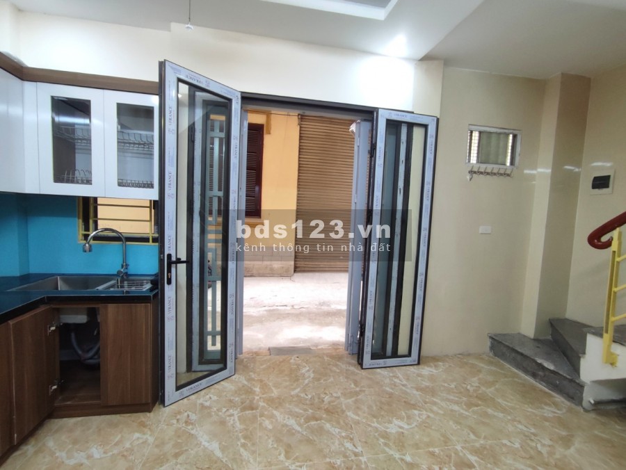 Bán nhà Hồng Hà dt 21m2, 6 tầng đúc xây chắc chắn, giá bán 2.6 tỷ lh 0916010180