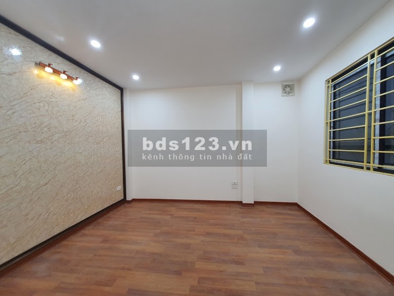 Bán nhà Hồng Hà dt 21m2, 6 tầng đúc xây chắc chắn, giá bán 2.6 tỷ lh 0916010180