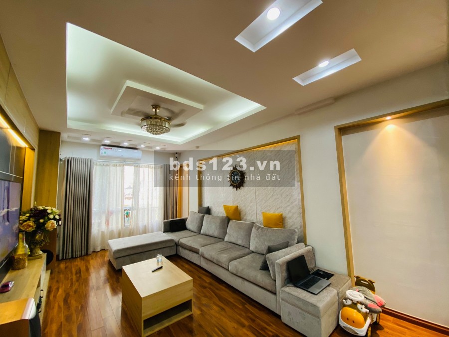 Bán nhà lô góc Trung Kính Cầu Giấy, kinh doanh, 30m ô tô đỗ, giá bán 5.4 tỷ