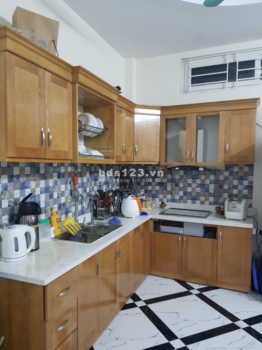 Bán nhà Cầu Giấy ngõ to nhà đẹp, tặng nội thất, giá hời, lh 0354488855