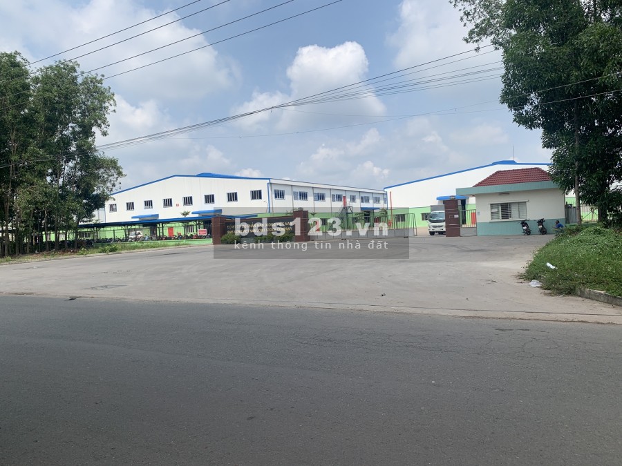Cần bán gấp miếng đất dt 10000m2, gần kcn Becamex khu dân cư, đường lớn, 160 triệu/sào