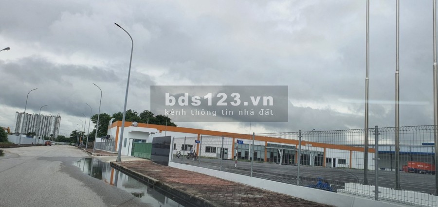 Cho thuê 2000m kho tại Nguyễn Văn Linh, Long Biên giá cho thuê 120 nghìn/m2/tháng