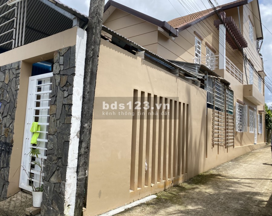 Cần bán nhà đẹp giá rẻ đường Tây Sơn thành phố Bảo Lộc, giá bán 3.85 tỷ, lhcc