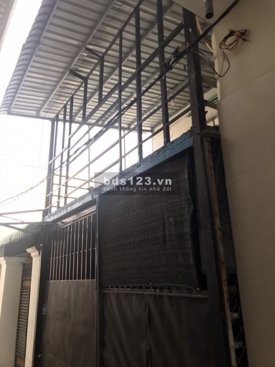 Nhà đường Lái Thiêu 102 diện tích sử dụng 52m2(4x13m) giá cực rẻ, có sẵn sổ