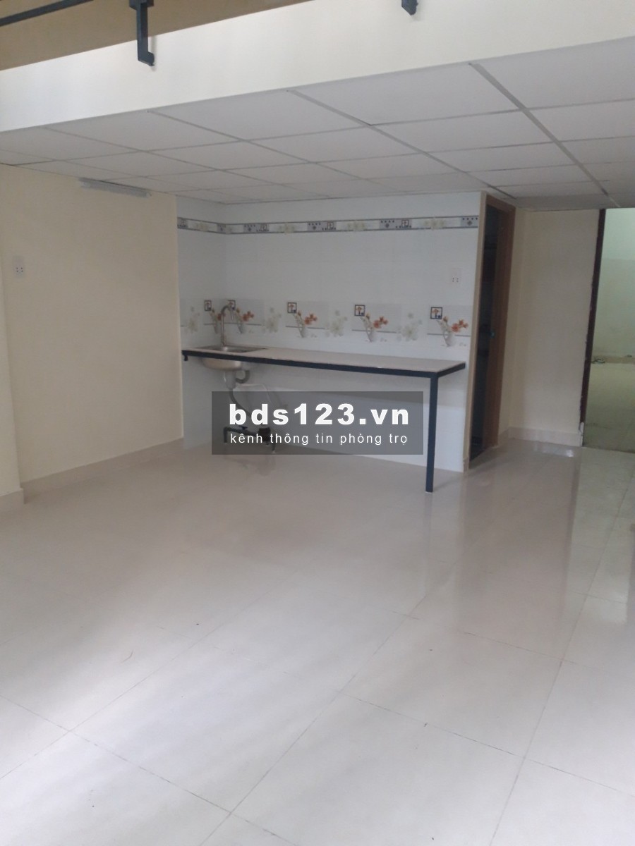 Phòng trọ chính chủ nằm trong hẻm Cầu Xéo dt 4x9m, trệt lửng, giá 4 triệu/tháng