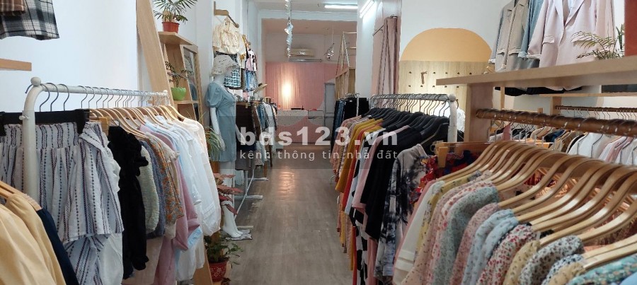 Bán nhà MP Chùa Bộc dt. 72m2 x 5 tầng mt 3,3m giá 37 tỷ. LH 0912442669