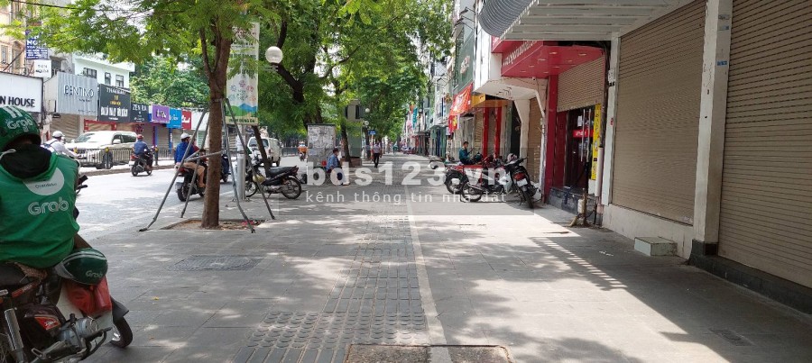 Bán nhà MP Chùa Bộc dt. 72m2 x 5 tầng mt 3,3m giá 37 tỷ. LH 0912442669