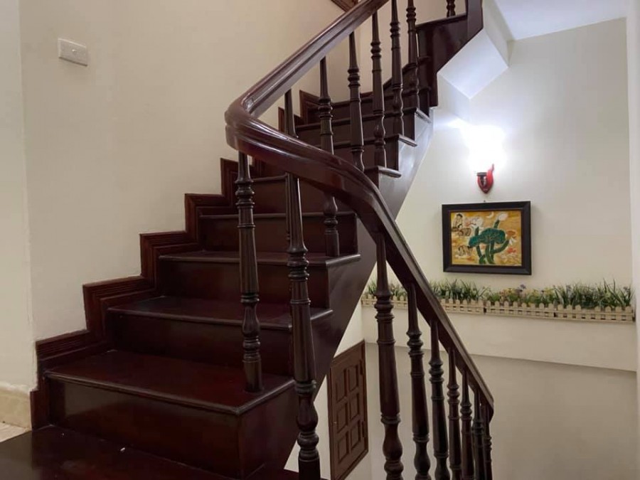Nhà đẹp Hoàng Cầu phân lô Vip hai mặt ngõ thoáng, an sinh đỉnh giá 7.3 tỷ