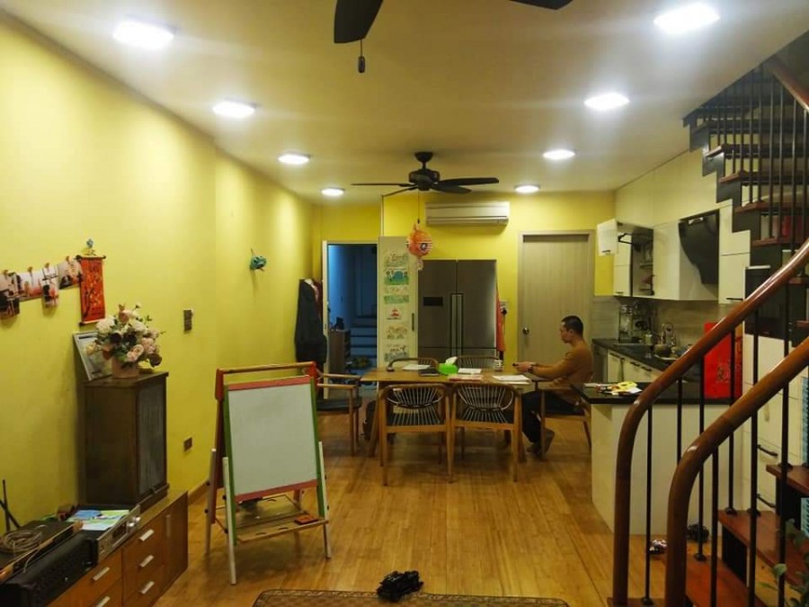 Nhà đẹp nguyên căn 2 mặt thoáng, Linh Lang, dt 63m2, 5 tầng, mt 5.5m, giá 7.8 tỷ.
