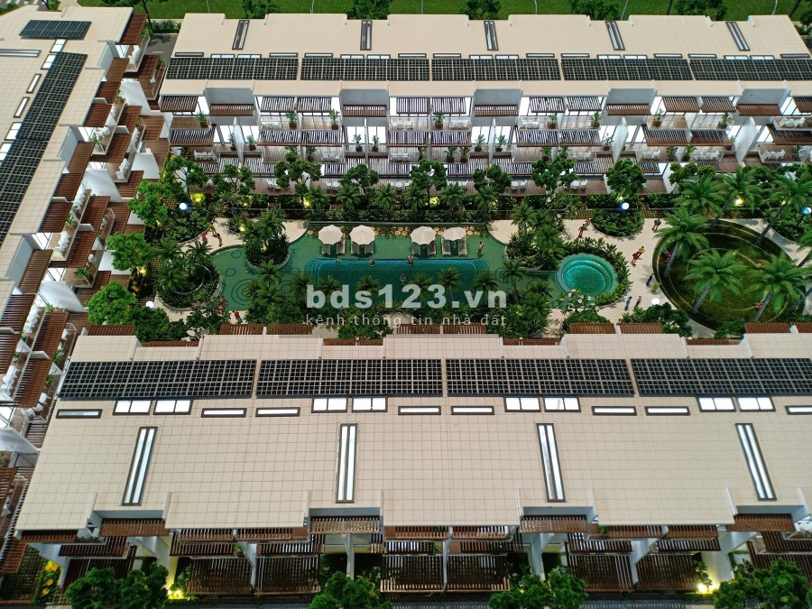 Nhà phố nghĩ dưỡng 2 mặt tiền ven biển Gần cảng du thuyền, lh 0968167972, giá 1.8 tỷ