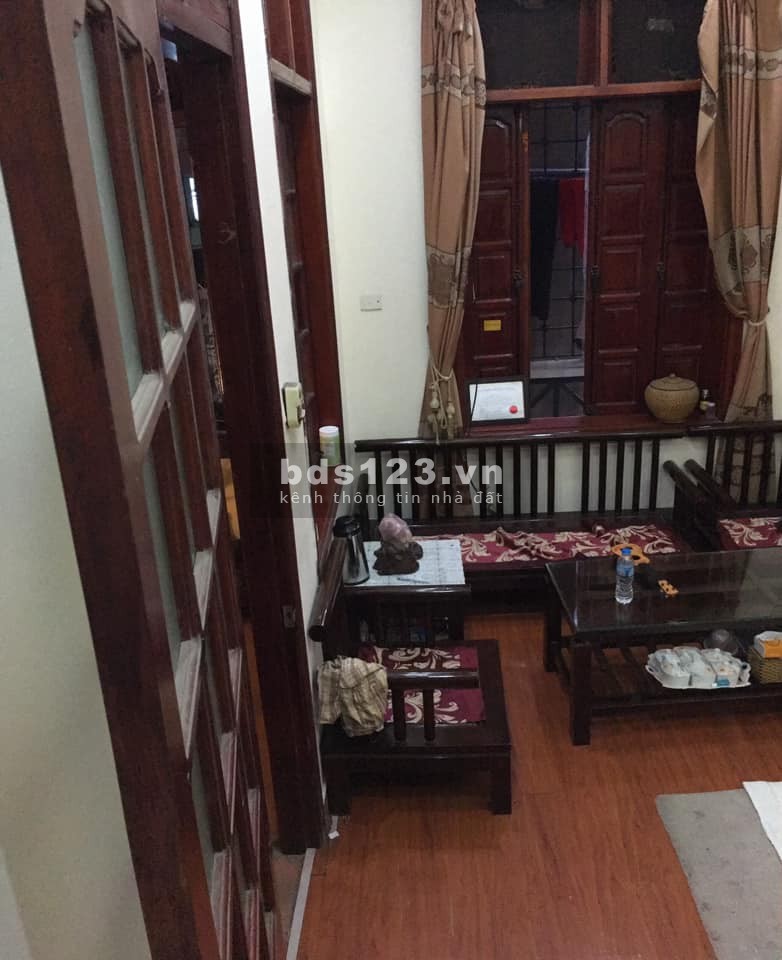 Bán nhà 2 mặt thoáng, Lê Duẩn 40m2 *5T, cách phố 20m, giá 3,7 tỷ 0969693855.