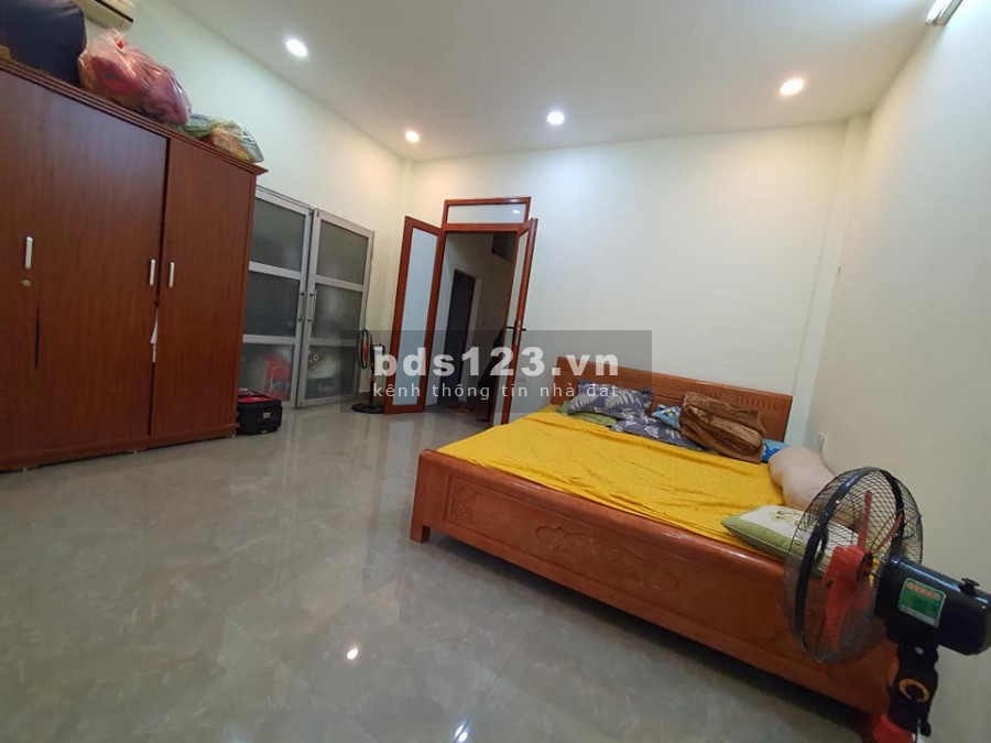 Bán nhà Lê Trọng Tấn, ô tô tránh, kinh doanh đỉnh, khu dân cư đông đúc, 5 tầng kiên cố