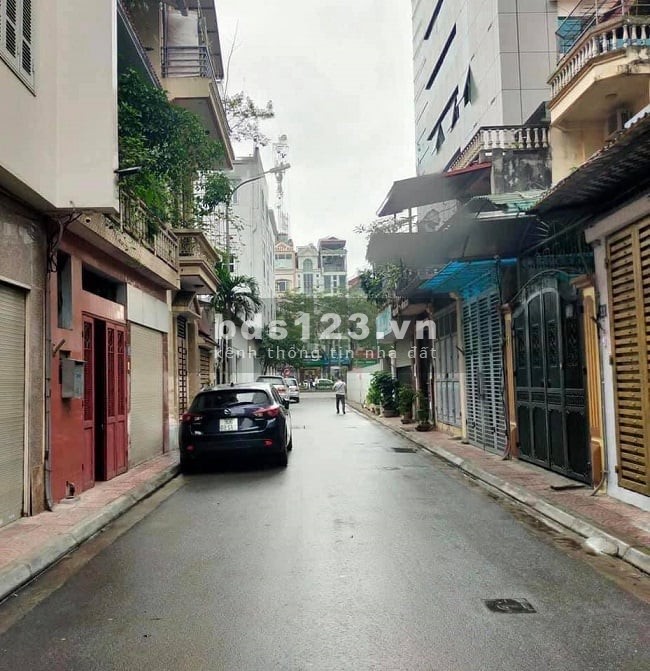 Bán nhà đường xe hơi vào nhà diện tích 67m2, giá 5 tỷ, Lê Trọng Tấn, Ngang 5m