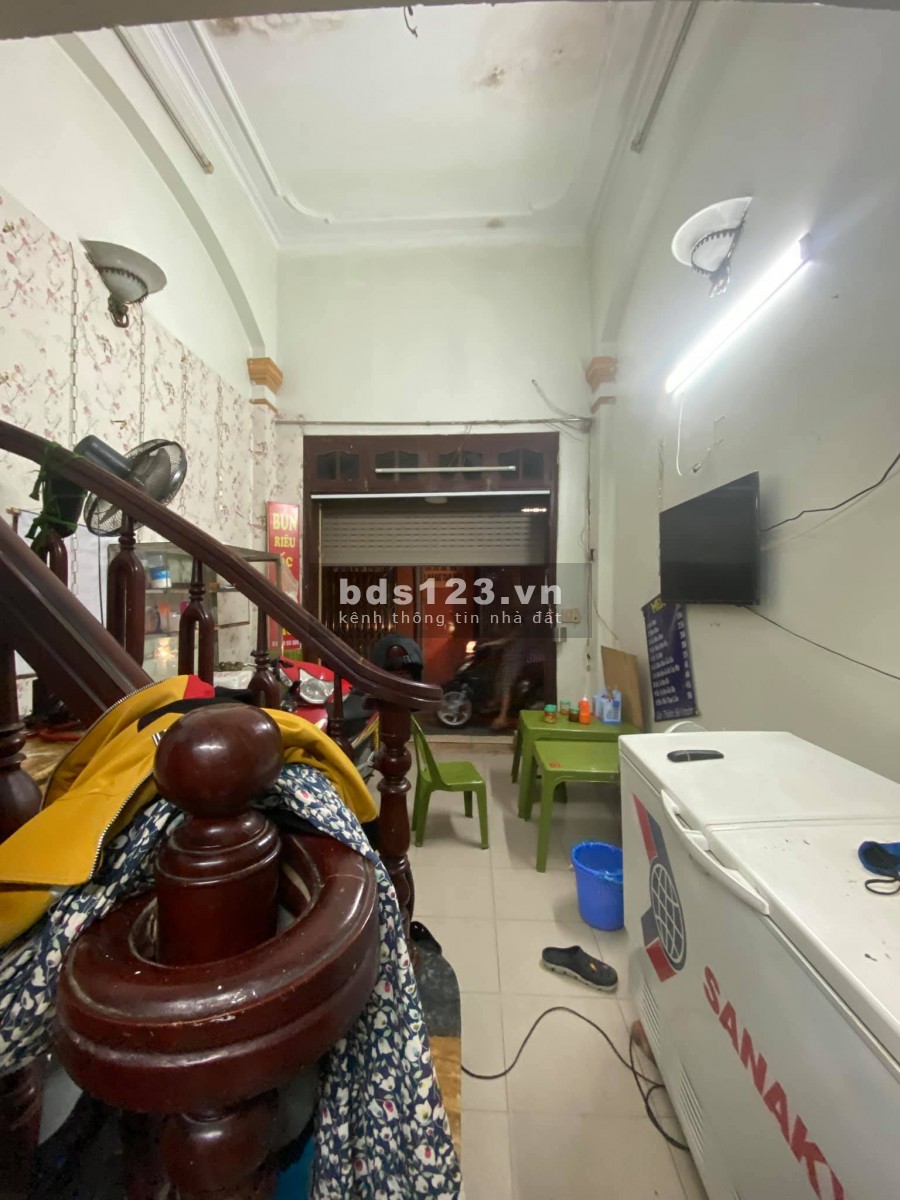 Ban nhà cực hiếm đương Võ Thị Sáu, lô góc, kinh doanh, gần hồ nhỉnh 3 tỷ, lhcc