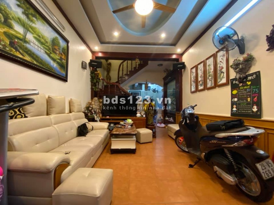 Bán nhà Kim Ngưu, Hai Bà Trưng, 45m2 x 4 tầng, MT 4m, 4 phòng ngủ, về ở ngay, giá 3.6 tỷ