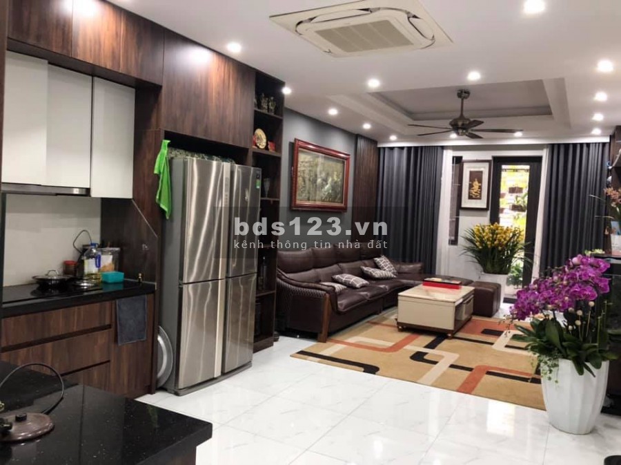 Nhà đẹp Tam Trinh, chắc chắn, ô tô tránh, vỉa hè, kd, khu vực đáng sống dt 70m2 nhỉnh 9 tỷ