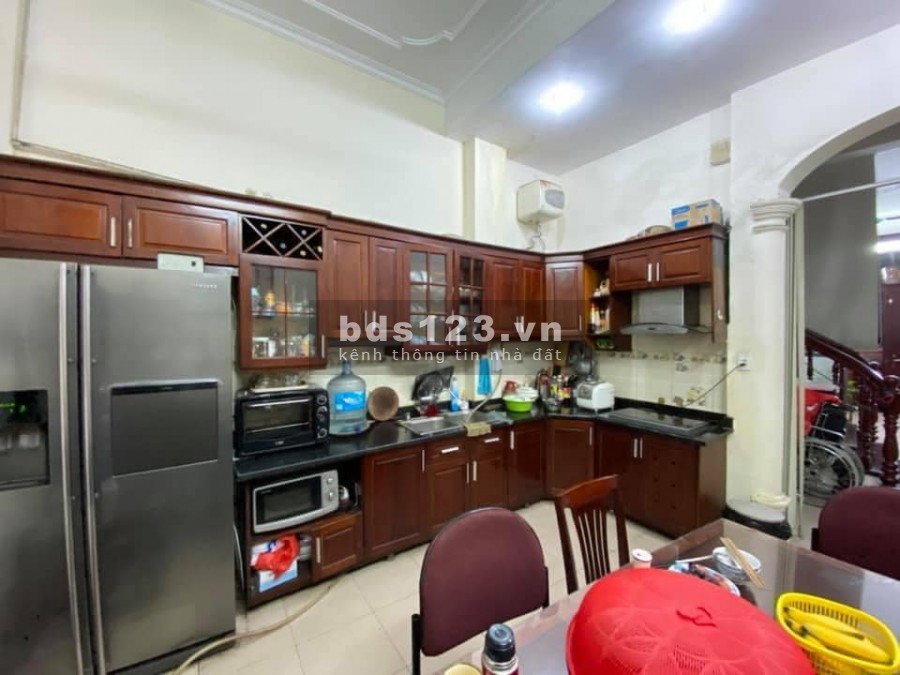 Bá nhà view hồ Hoàng Cầu vỉa hè bát ngát kinh doanh sầm uất, giá bán 21.7 tỷ