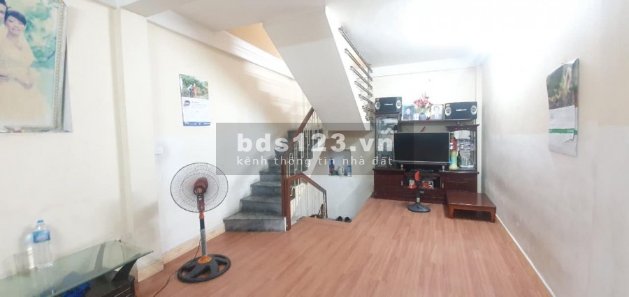 Bán nhà giá chỉ 2 tỷ 8 có nhà Nguyễn Sơn 5 tầng, nở hậu, sổ đỏ vuông vắn