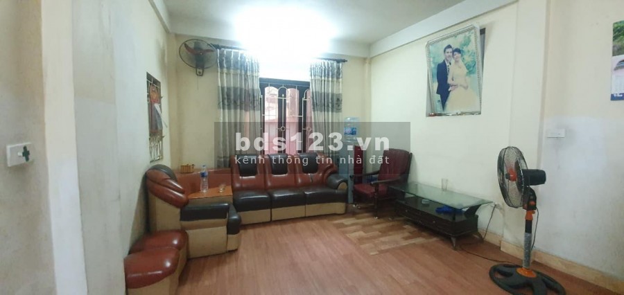 Bán nhà giá chỉ 2 tỷ 8 có nhà Nguyễn Sơn 5 tầng, nở hậu, sổ đỏ vuông vắn