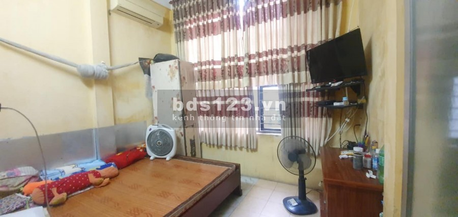 Bán nhà giá chỉ 2 tỷ 8 có nhà Nguyễn Sơn 5 tầng, nở hậu, sổ đỏ vuông vắn